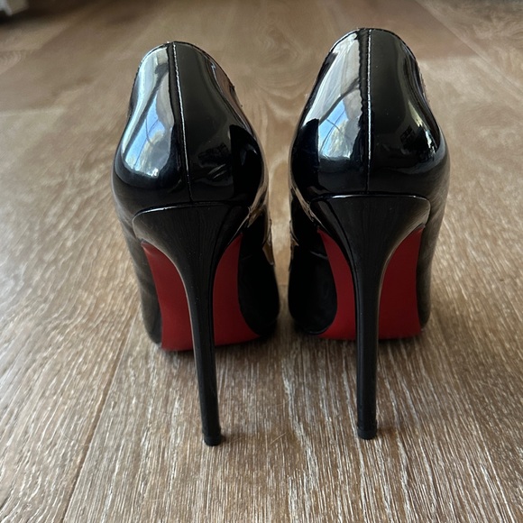 Stunning Christian Louboutin Heels - Picture 1 of 7